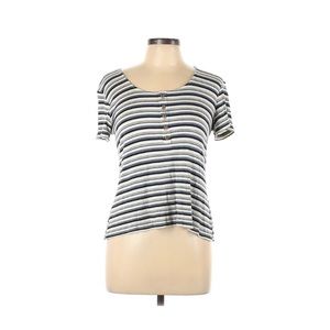 Adorable striped Henley crop top!!